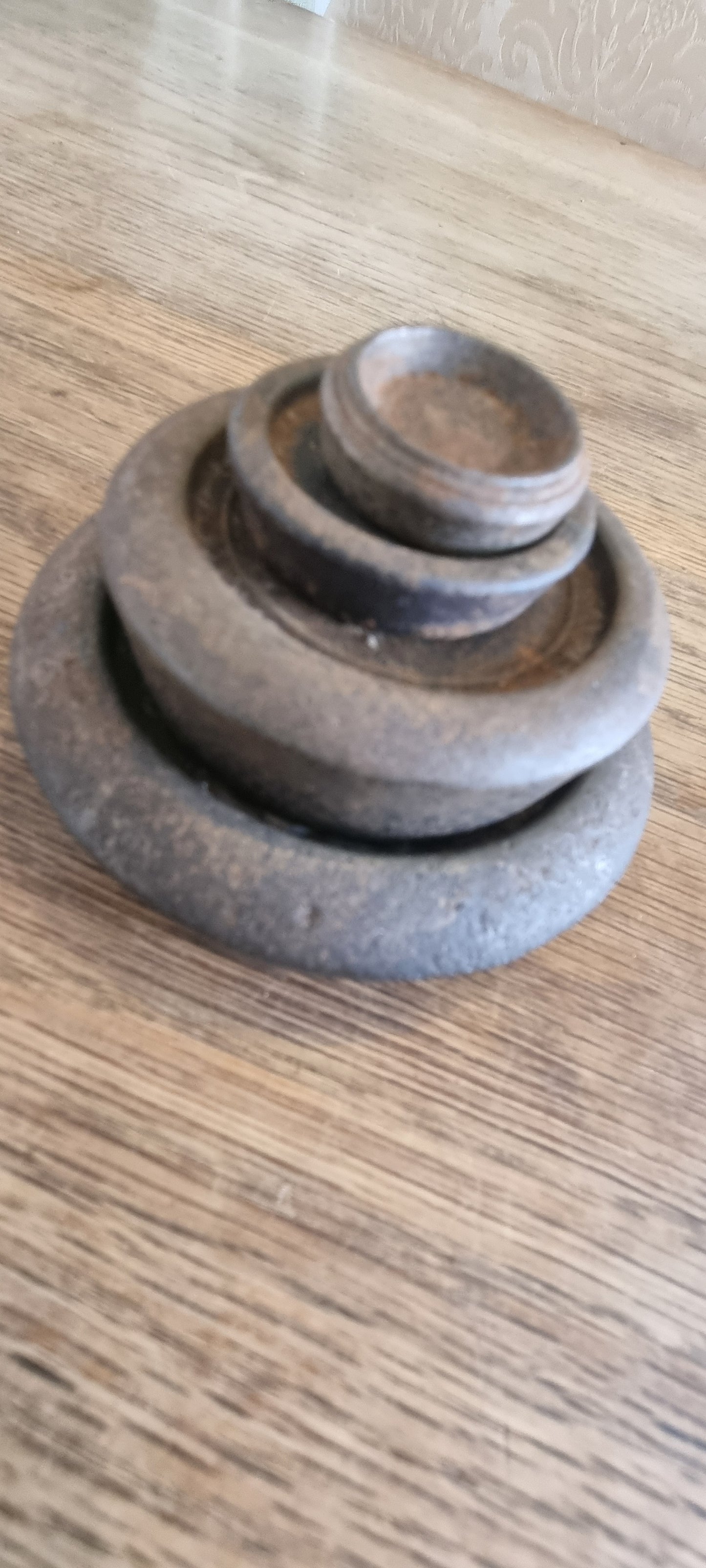 Metal Vintage Scale Weights